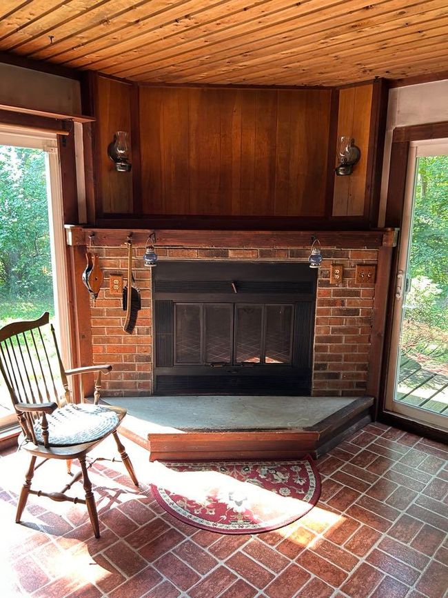 343 Hickory Ct, House other with 3 bedrooms, 2 bathrooms and 2 parking in Oakwood IL | Image 4