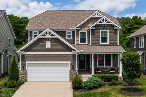 8643 Tahoe Dr, Macedonia, OH, 44056-2740 | Card Image