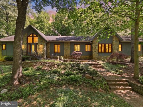 9492 Oak Falls Ct, Great Falls, VA, 22066-4143 | Card Image
