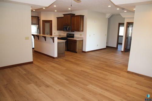 3820 E Vendavel St, Sioux Falls, SD, 57108-7517 | Card Image