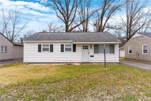 517 Ophelia St, Newton Falls, OH, 44444-1470 | Card Image