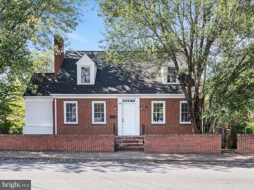 208 N High St, MARTINSBURG, WV, 25404-4420 | Card Image