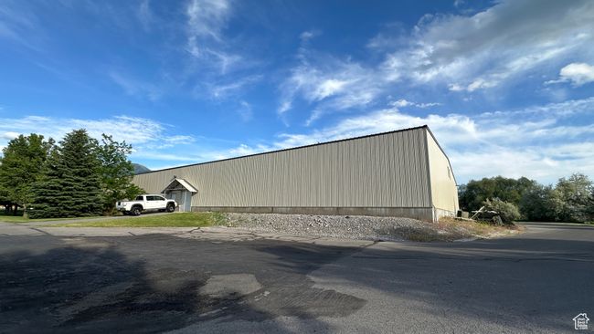 Drive up garage 1. | Image 5