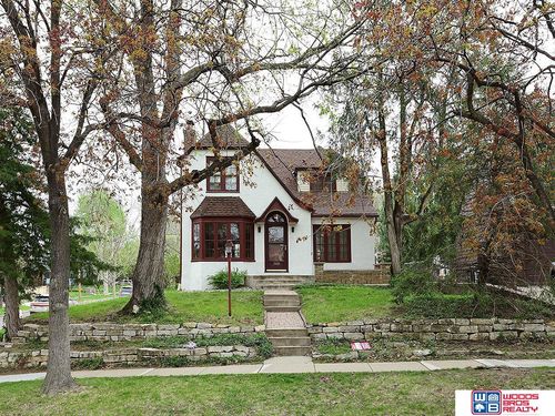 2400 Bradfield Dr, Lincoln, NE, 68502-4113 | Card Image