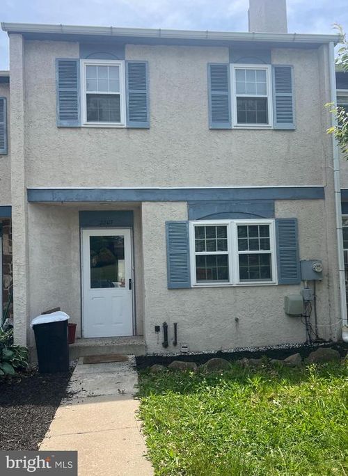2807 Walnut Ridge Est, POTTSTOWN, PA, 19464-3071 | Card Image