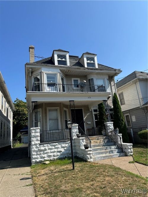 676 Northampton St, Buffalo, NY, 14211-1212 | Card Image