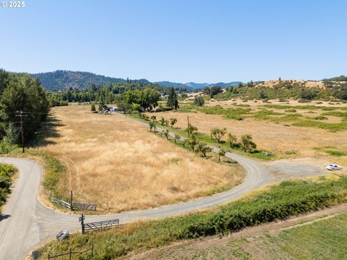 308 Helweg Rd, Winston, OR, 97496-9523 | Card Image