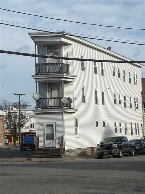 36 Manchester St, Lawrence, MA, 01841-3014 | Card Image