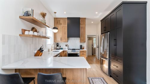 101 Maitland St, London, ON, N6B2X3 | Card Image