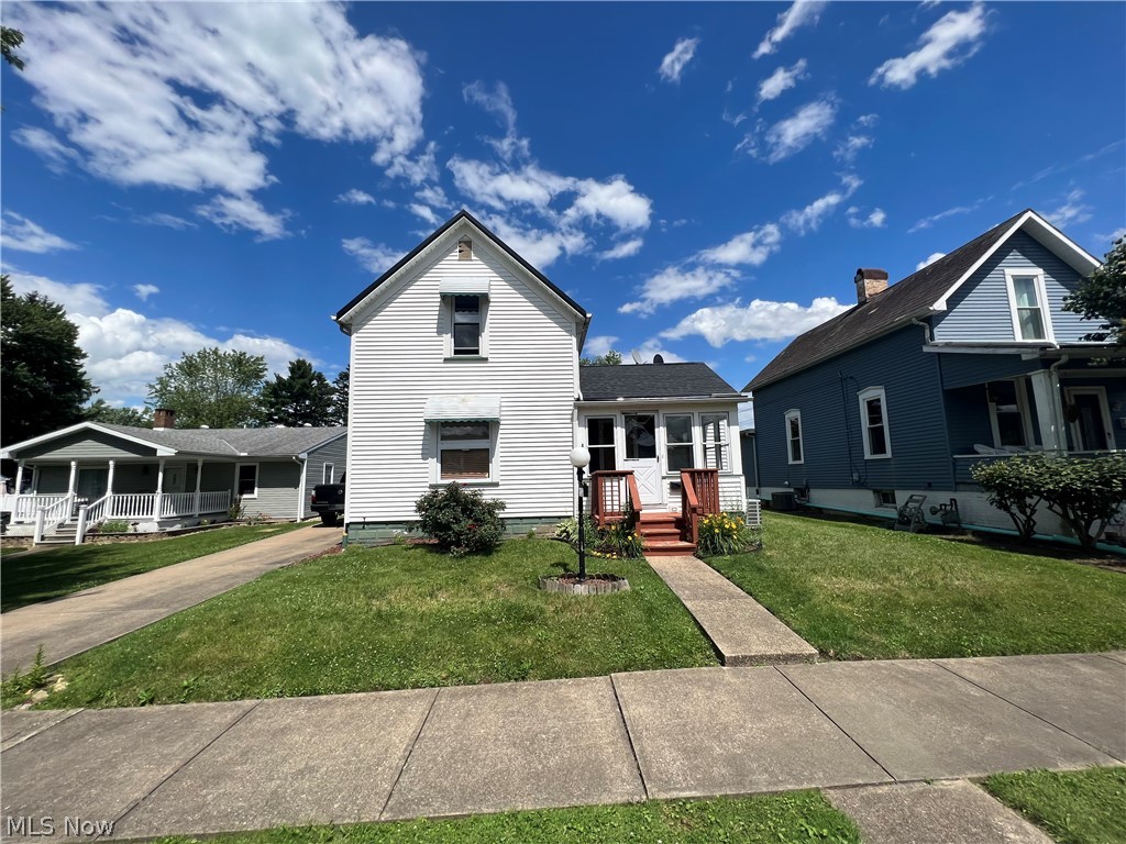 Main St, Uhrichsville, OH 44683