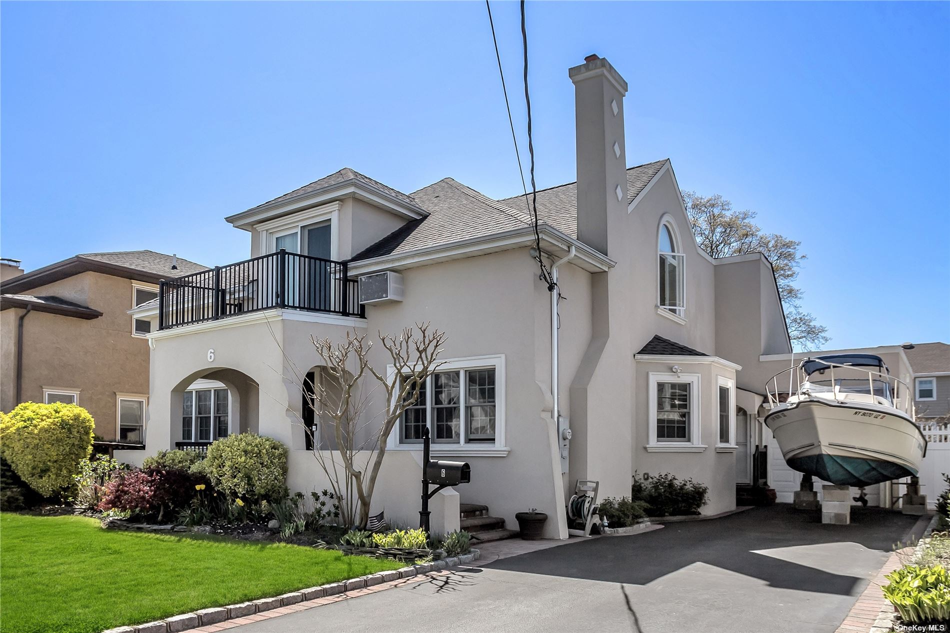 Granada Pl, Massapequa, NY 11758