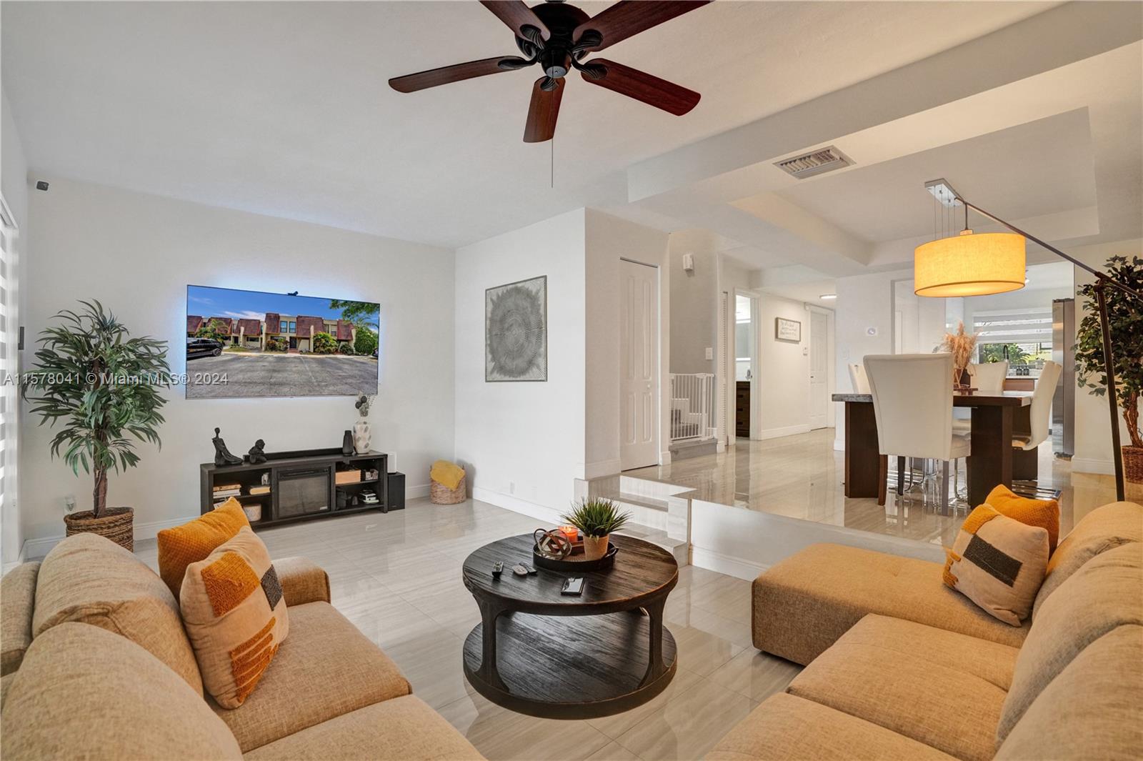 Palm Tree Ln, Pembroke Pines, FL 33024