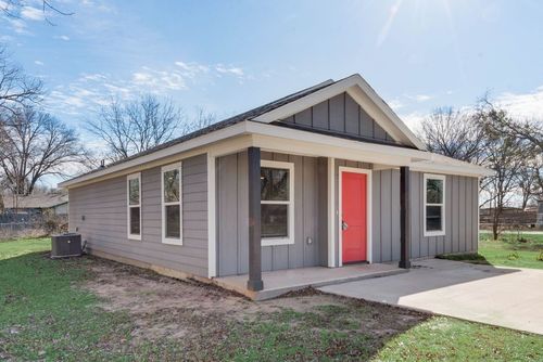 105 S Commerce St, Savoy, TX, 75479-2144 | Card Image