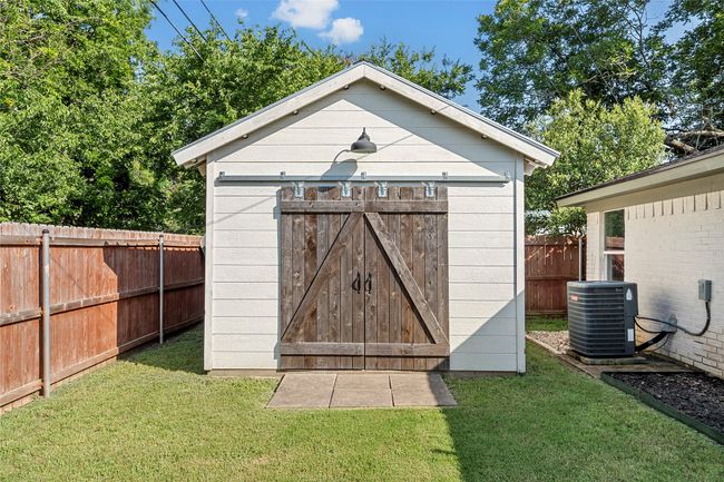 614 W 3 Rd St, House other with 4 bedrooms, 2 bathrooms and null parking in McGregor TX | Image 16