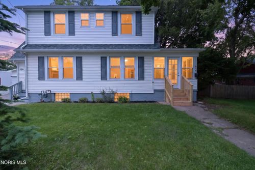 914 Michigan Ave, Waterville, OH, 43566-1055 | Card Image