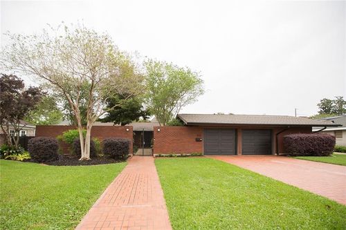 113 Meadowbrook Dr, Gretna, LA, 70056-7041 | Card Image