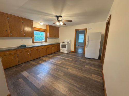 573 Spruce Street, Manchester, NH, 03103 | Card Image