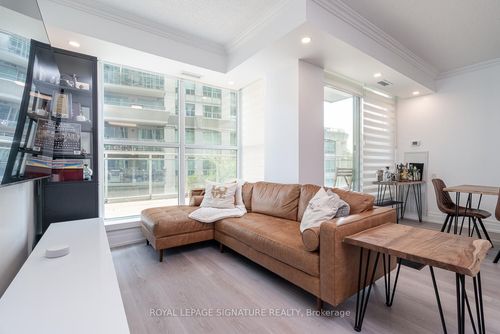 203-2067 Lake Shore Blvd W, Etobicoke, ON, M8V4B8 | Card Image