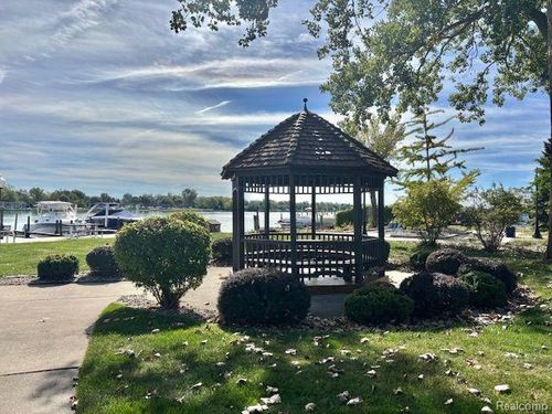 apt-212-2465 Riverside Dr, Trenton, MI, 48183-2769 | Card Image