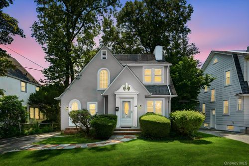 40 Hamilton Road, Scarsdale, NY, 10583 | Card Image