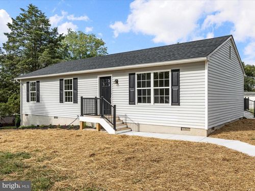 2432 Laurel Ln, MIDDLETOWN, VA, 22645-9505 | Card Image