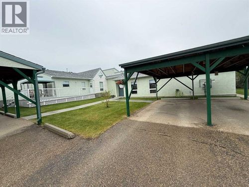 102-722 48 St, Edson, AB, T7E1W8 | Card Image