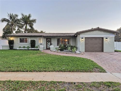 11040 Nw 22nd St, Pembroke Pines, FL, 33026-2232 | Card Image