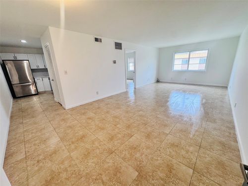 apt-c215-9 Ne 19th Ct, Wilton Manors, FL, 33305-1094 | Card Image