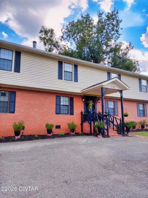 218 E 8th St, Trenton, TN, 38382-2824 | Card Image