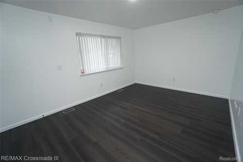 11012 Jackson St, Van Buren Township, MI, 48111-3424 | Card Image