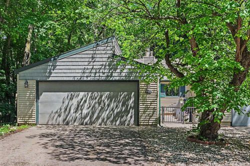 840 Trailridge E, Mishawaka, IN, 46544-6627 | Card Image