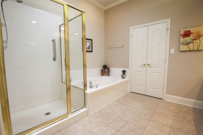 7120 Holly Square Ct, House other with 3 bedrooms, 2 bathrooms and null parking in Tyler TX | Image 16