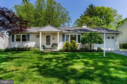 529 Fairway Dr, CAMP HILL, PA, 17011-2023 | Card Image