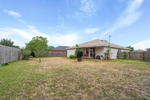 1516 Gunnison Cv, Lockhart, TX, 78644-2494 | Card Image