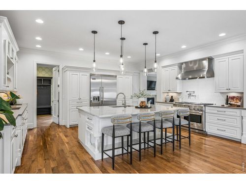 211 S Cherry St, Denver, CO, 80246-1032 | Card Image