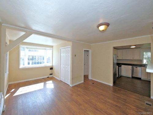 left-504 Jefferson Ave, Mamaroneck, NY, 10543-1621 | Card Image