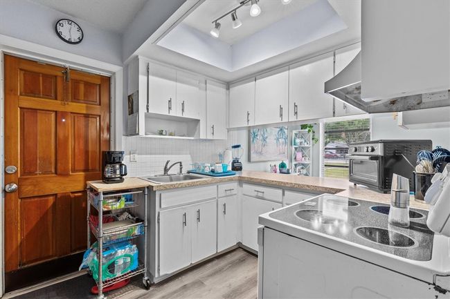 15629 Waverly St, Home with 4 bedrooms, 2 bathrooms and null parking in CLEARWATER FL | Image 10