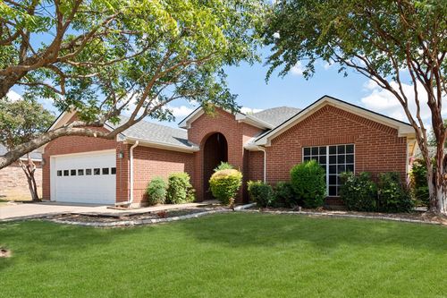 200 Arrowhead Dr, Burleson, TX, 76028-7888 | Card Image