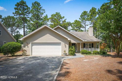195 Adams Cir, Pinehurst, NC, 28374-8059 | Card Image