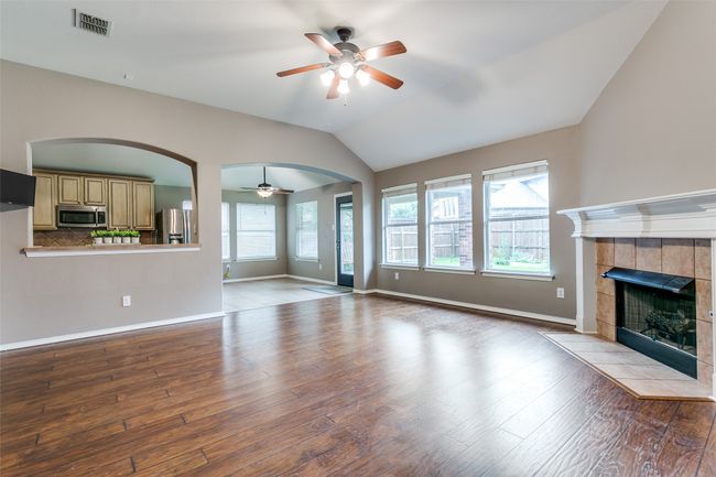 3504 Carlton St, House other with 4 bedrooms, 2 bathrooms and null parking in Grapevine TX | Image 4