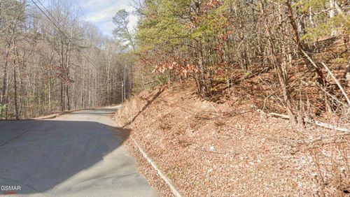 150 Bear Valley Rd, Sevierville, TN, 37876-2608 | Card Image