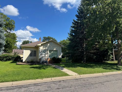 37 19th Ave N, Hopkins, MN, 55343-7434 | Card Image