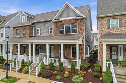 17 Allegheny Ave, Oakmont, PA, 15139-2209 | Card Image