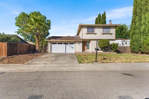 1109 Pheasant Dr, Suisun City, CA, 94585-2212 | Card Image
