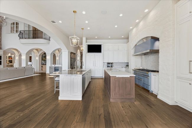 17607 Breakwater Dr, House other with 6 bedrooms, 9 bathrooms and 15 parking in Jonestown TX | Image 14