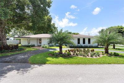 7638 Sw 167th St, House other with 3 bedrooms, 2 bathrooms and null parking in Palmetto Bay FL | Image 1