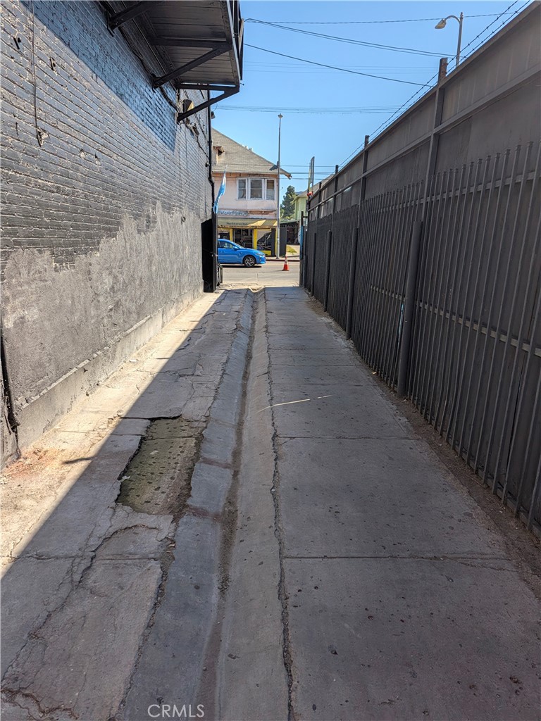 Residential Income in Los Angeles 5