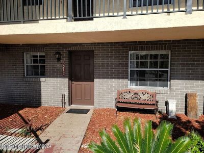 3 - 3012 Sir Hamilton Circle, Condo with 2 bedrooms, 1 bathrooms and null parking in Titusville FL | Image 1