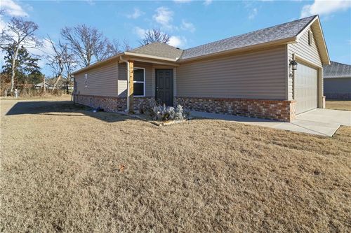 696 Saydi St, Elkins, AR, 72727-4009 | Card Image