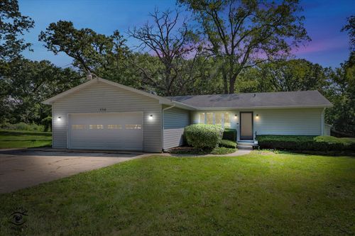 7710 Ravina Dr, Spring Grove, IL, 60081-9664 | Card Image